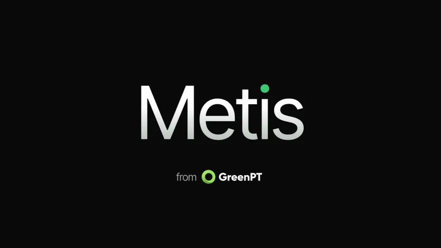 Het woordmerk Metis in wit op zwart, met een groene punt op de i, boven de regel from GreenPT.